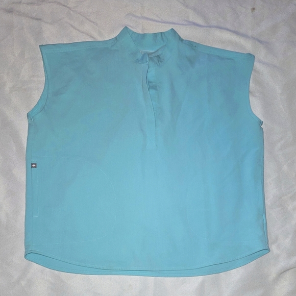 Figs Rafael Scrub Top in Fresh Aqua size Xlarge - Picture 1 of 3